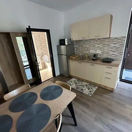 Hotel apartamentowy Forrest 3*